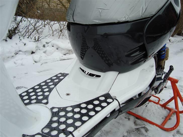 Aprilia Sonrox |XPT|™ VÆK - Læg mærke til genspejlingen i skjoldene billede 15