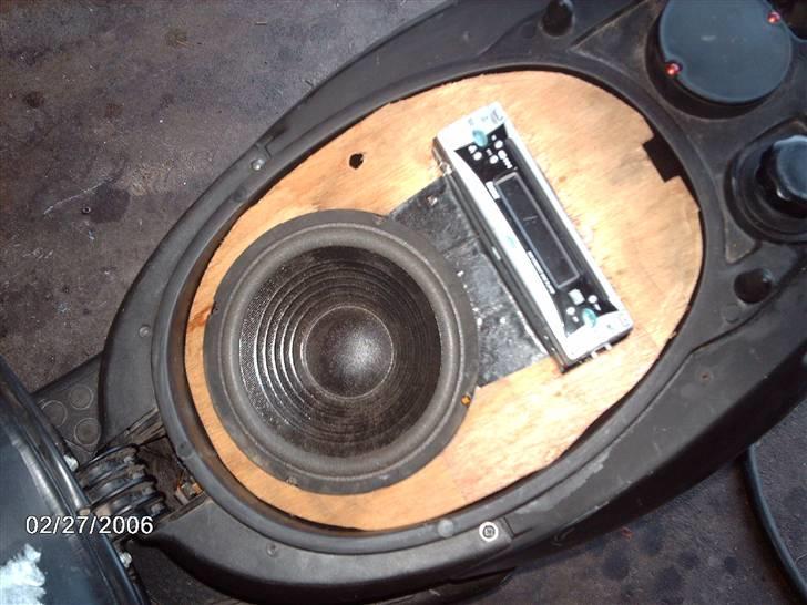 Aprilia sonic<3 :) byttet - ja jeg lavede lige et lille anlæg til den :) billede 17