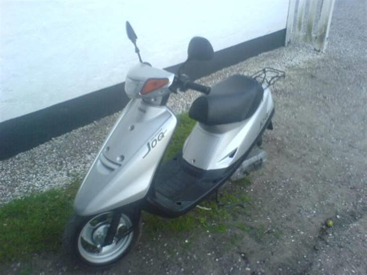 Yamaha Jog 'Solgt :( billede 4