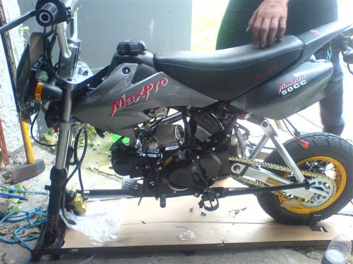 Sinski maxpro motard - det kræver blod sved og tåre at samle sådan en fætter;) billede 3