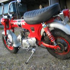Honda Dax Solgt