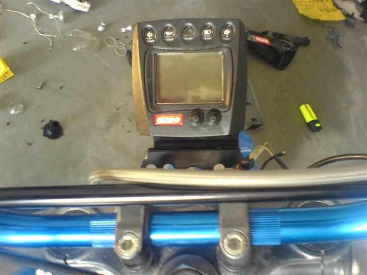 Derbi Senda SM Xtreme (Byttet) - Koso digital speedometer, skal monteres helt rigtigt i den nærmeste fremtid :) billede 4