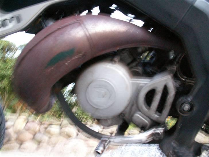 Derbi Senda SM Xtreme (Byttet) - Sådan så udstødningen ud før billede 5