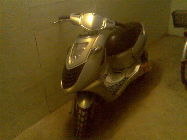 Aprilia sonic  SOLGT billede 5