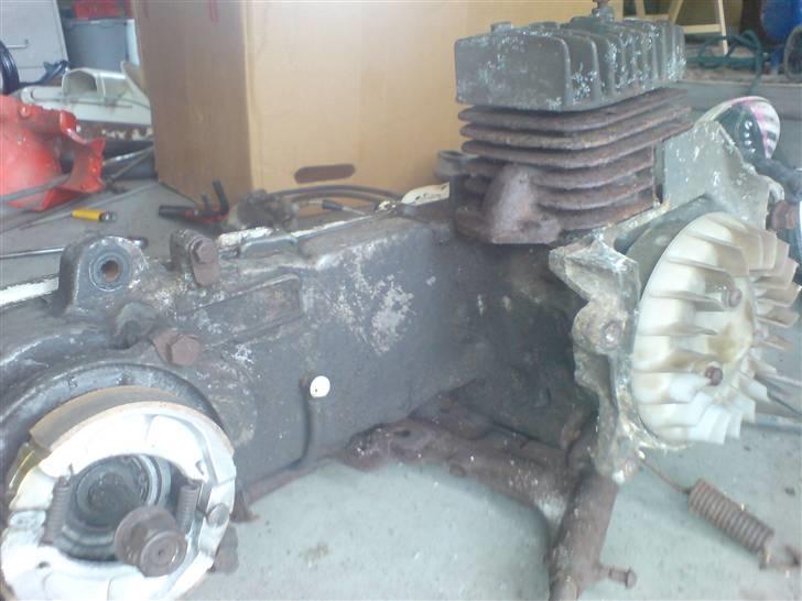 Yamaha Passola - Blokken næsten lige efter vi tog den op fra kælderen.   12/08-07 billede 3