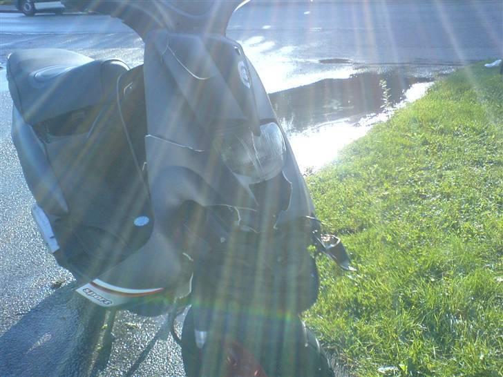 Gilera Stalker TOTAL SKADET - Smaaadret :((((((! Efter påkøørsel :( billede 4