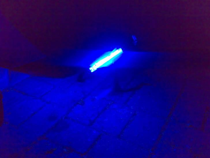 Gilera Stalker (SOLGT) - 2 Stk neon under scooter.. dårligt billede ser meget bedre irl.. billede 15