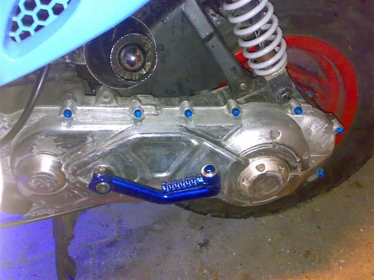 Gilera Stalker (SOLGT) - blå kickstarter arm og blå skruer. varioskjold bliver helt perlemordshvid snart. billede 18