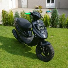PGO hot Black Solgt