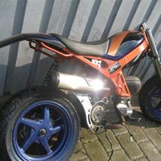 Suzuki street magic solgt