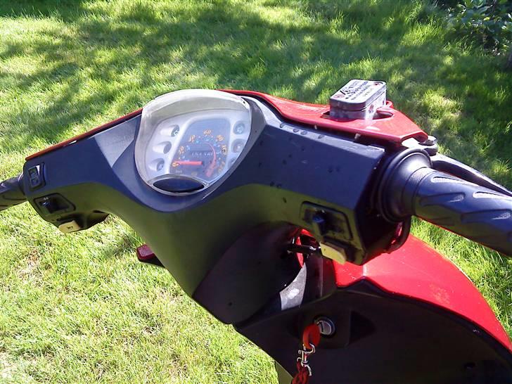 Suzuki Estilete  SOLGT - nyt billed taget den 23/7 08 billede 9