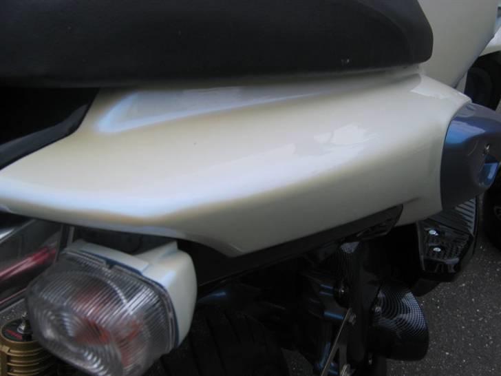 Yamaha slider BYTTET - farven kan ses lidt her :D nyt billede 11