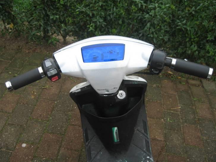 Yamaha Jog (solgt) billede 4