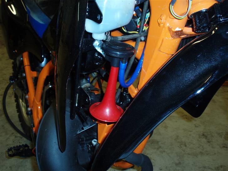 Suzuki RMX (projekt) - Kompresser horn billede 8