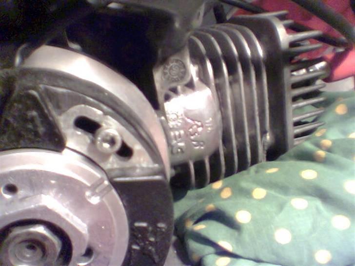 Yamaha Neos Ac  19,9 HK - Tændingen og cyllen. billede 2