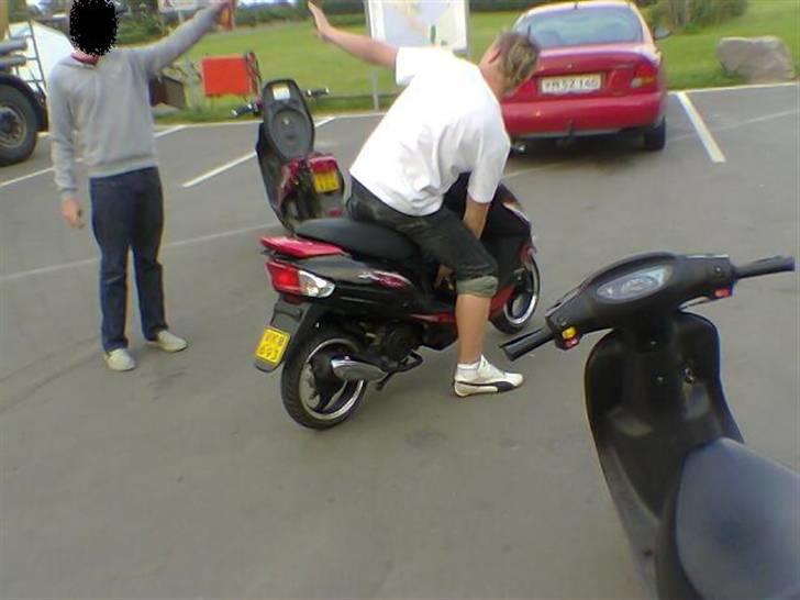 PGO comet solgt! - mig og 2 karmmerater lejer med tågehorn :b billede 15