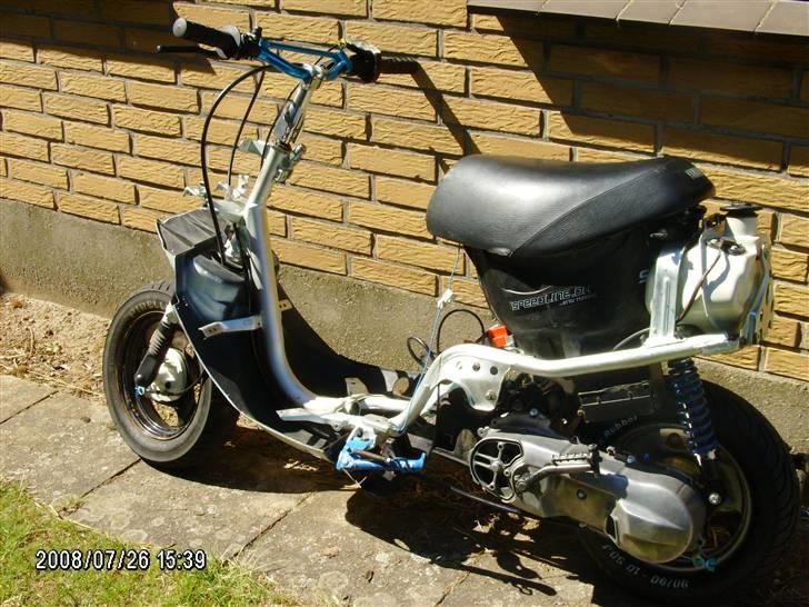 Yamaha Jog as - Putte <3 - Nyt. skjolde bliver sat på, lige inden als-træffet billede 2