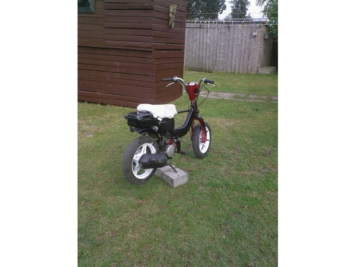 {{currentPhoto.altText}} billede {{currentPhoto.number}}