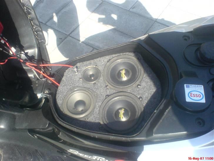 Peugeot Speedfight 2 (MUSIC) - Her er det lige igen, og kender ikk´ specifikationerne, men der er masser af bas billede 15