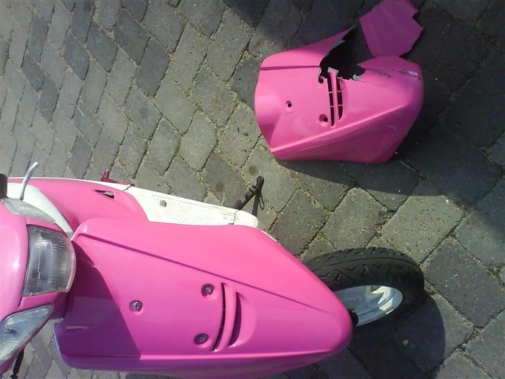 Yamaha Jog As - Fronten Fra Da Gassen Sat Sig :P Enlig fået nyt hehe billede 7