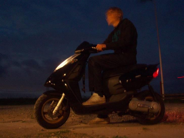 Aprilia Sonic - En af mine venner på den (: billede 13