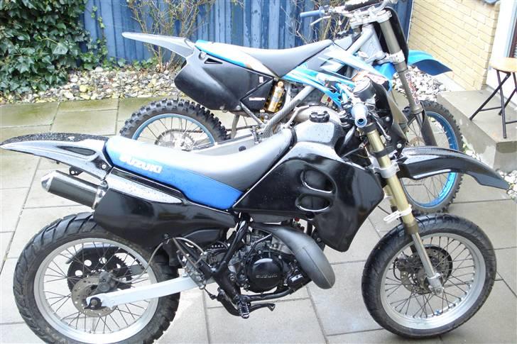 Suzuki SMX *Byttet til SSM* - Jeg synes sort og blå er en god farve-kombination... Tror du ikke ??? :D billede 10