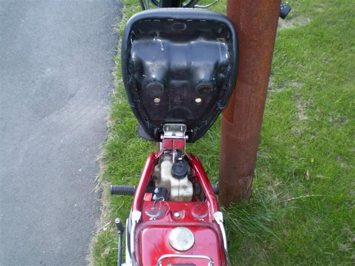 Suzuki FZ50 Rød/sort byttet billede 9