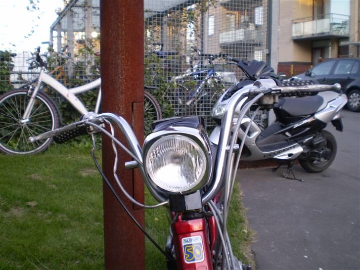 Suzuki FZ50 Rød/sort byttet billede 12