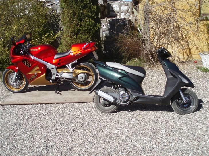 Honda sfx       - Nyt billede    min og min far´s honda  ..!  billede 2
