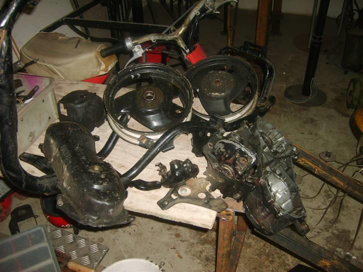 Yamaha jog før - alt hvad i ser her skal glasblæses og så pulverlakeres billede 8