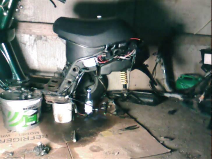 Piaggio zip SOLGT/BYTTET - uden motor igen.. billede 6