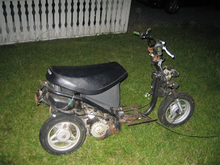 {{currentPhoto.altText}} billede {{currentPhoto.number}}