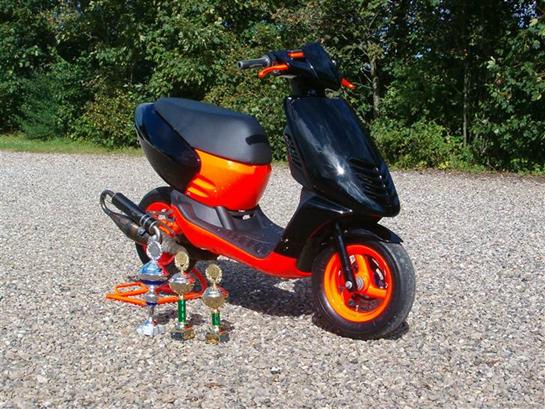 {{currentPhoto.altText}} billede {{currentPhoto.number}}