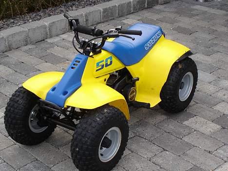 Suzuki LT 50 Solgt - Set skråt fra.... billede 2