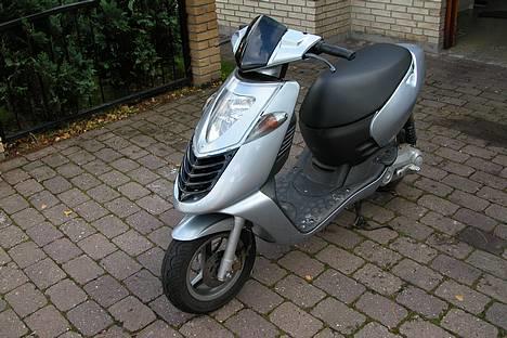 Aprilia Sonic - Sådan så den ud fra std! bare ikke lige med grillen billede 3