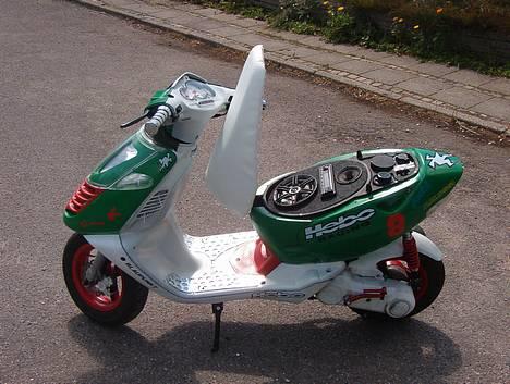 Aprilia Sknatlo's Sonic *ByTtEt* - Her er hun så, min Low Rider! Med rød dæmper! billede 1