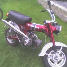 Honda dax solgt for 9600kr