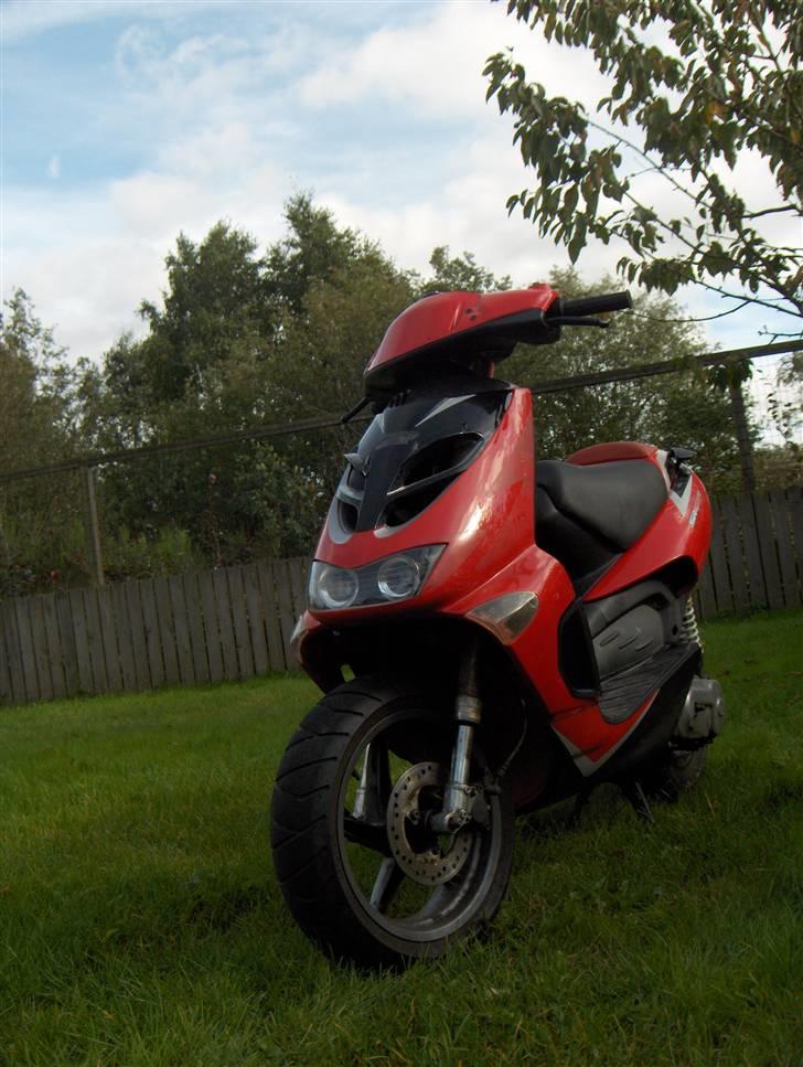 Aprilia Sr 50 30'er //BYTTET// - nye billeder. mangler kun sr bagfæl, så den færdig billede 1