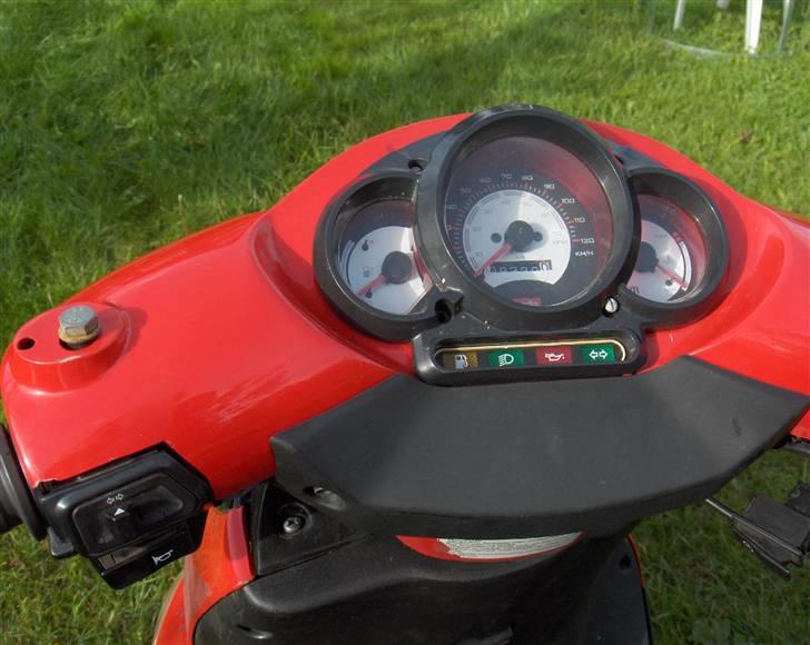 Aprilia Sr 50 30'er //BYTTET// billede 11