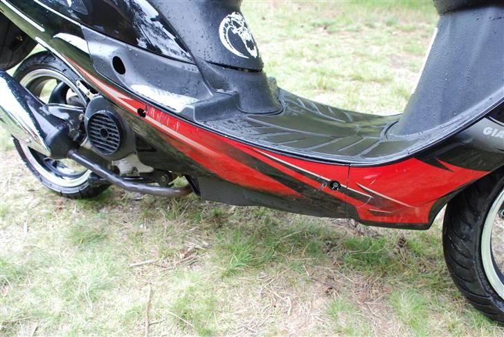 Giantco Sprint [SOLGT] - Det er de små skrammer efter faldet :/ billede 4