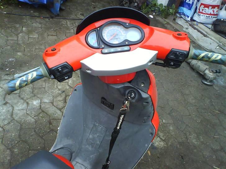 Aprilia sr 50  byttet til galaxy billede 7