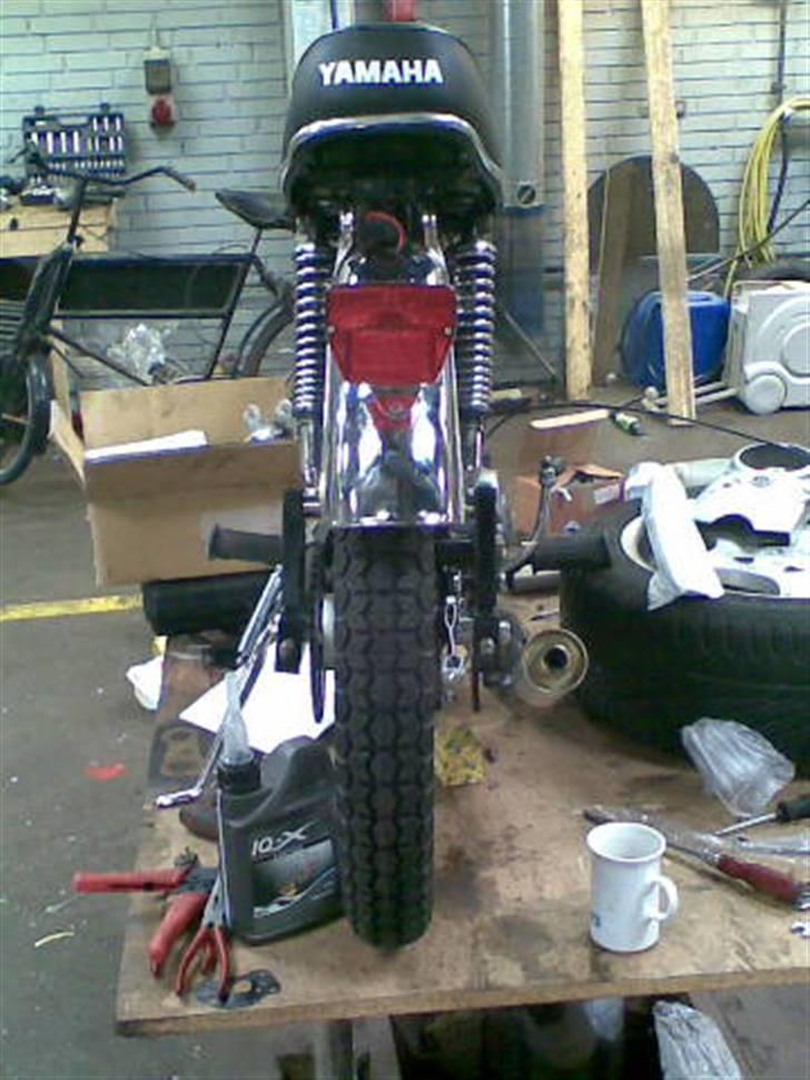 Yamaha DX 4 GEAR totalt renovere - baglygte monteret mangler bare lige at give ledningerne lidt krympeflex også skal det lige tilpasses ordenligt så der ikke er noget der sidder skævt  billede 14