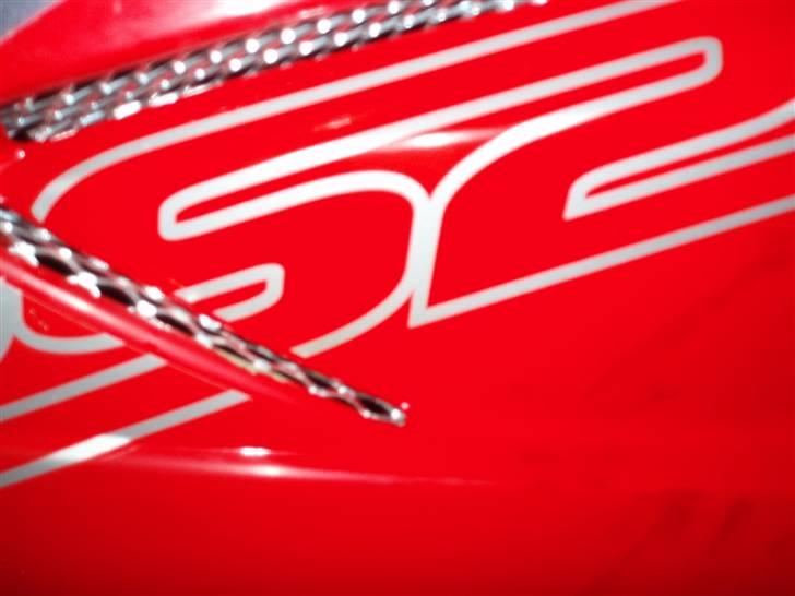 Rieju Rs2 Matrix  [solgt] - Gitter i de to nederste huller / rækker billede 8