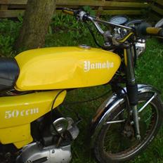 Yamaha DX 4gear Solgt