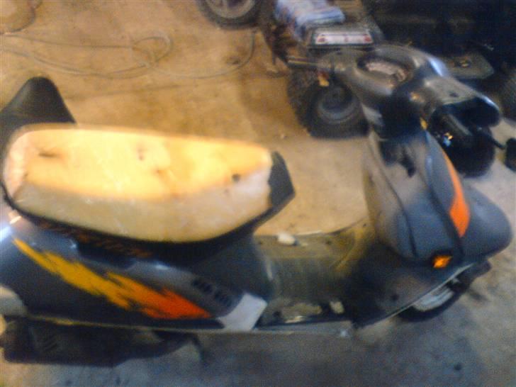 Honda vision total skadet billede 5