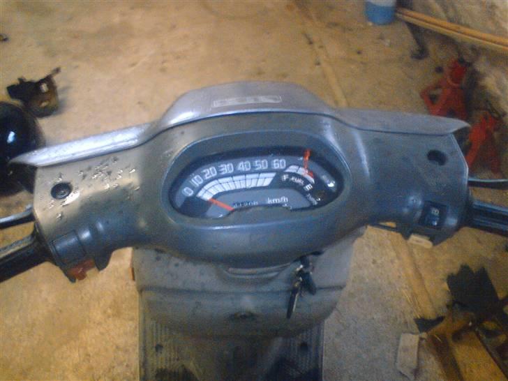 Honda vision total skadet billede 6