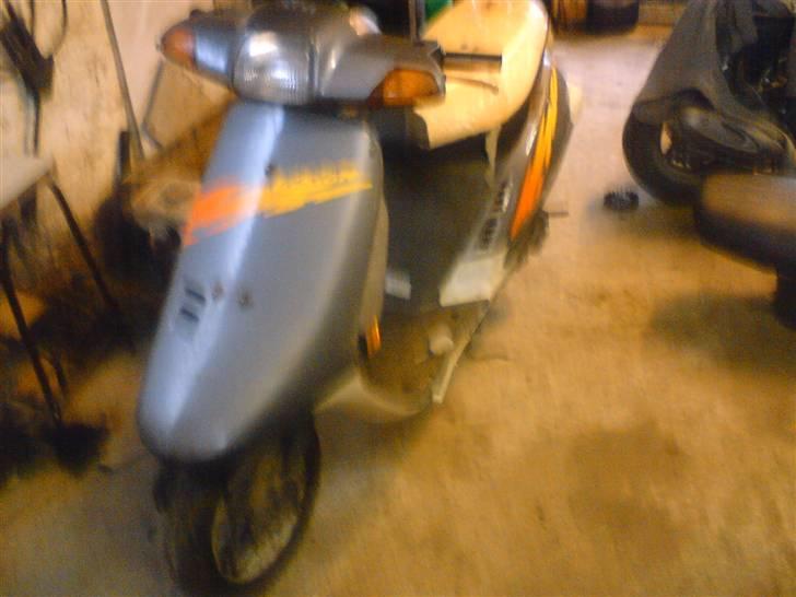 Honda vision total skadet billede 7