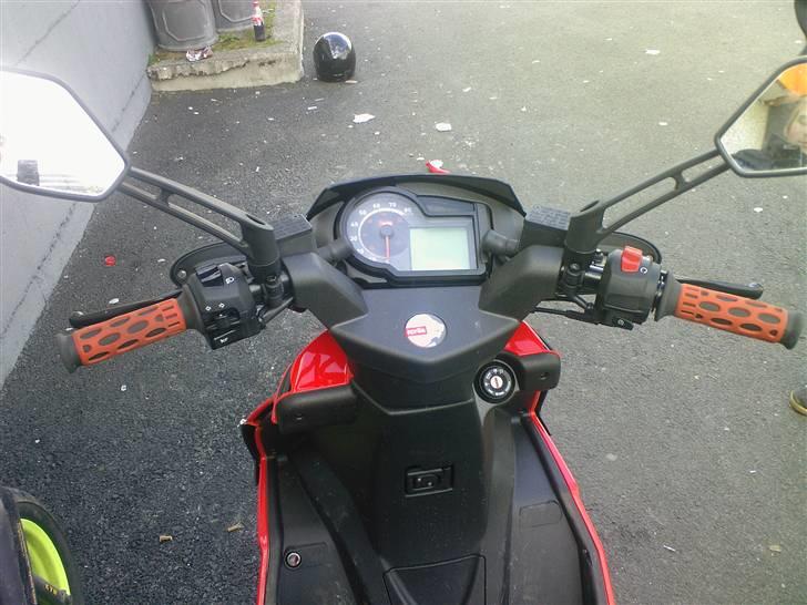 Aprilia sr50 r. solgt billede 4