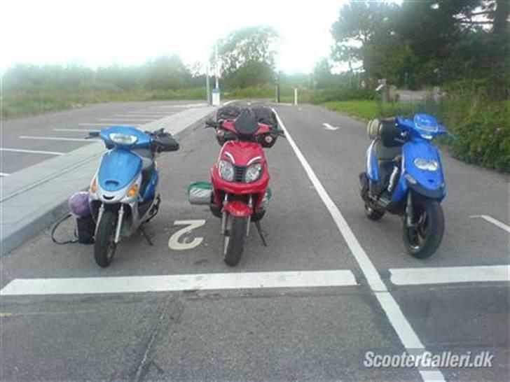 Gilera Stalker (gejling projekt) - akki Martin og jeg på scooter ferie på djurland.. her venter vi på en færge..  billede 18