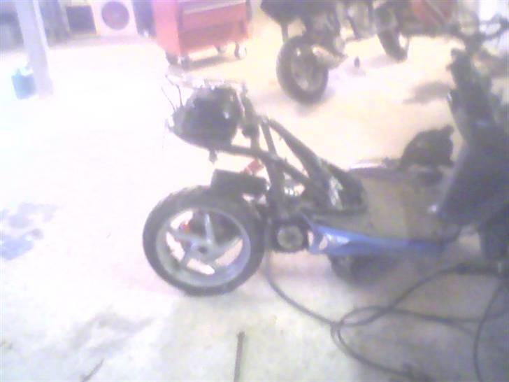 Honda Sfx sr50 LC DD - solgt - sr 50 motor monteret nyt ophæng til motor og støddæmper billede 6